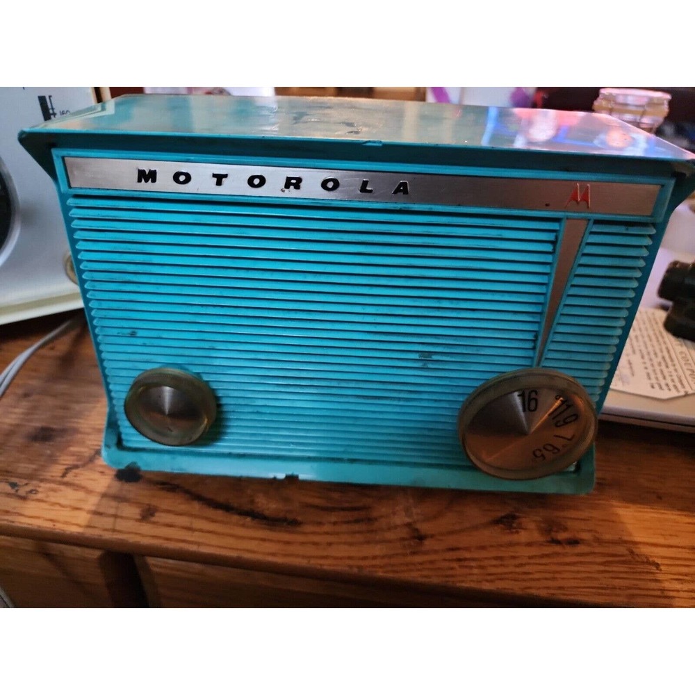 Motorola model A8W tube radio working!!!!